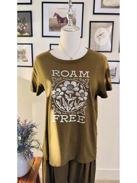 Old Navy Tops - Old Navy Olive Green 'Roam Free' Graphic Tee - Size S Petite